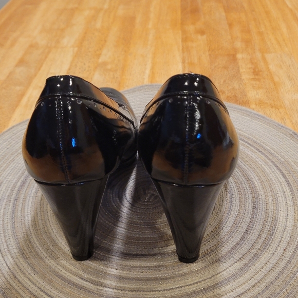 👠EUC~ HOT KISS BLACK PATENT LEATHER PUMPS - Picture 3 of 6